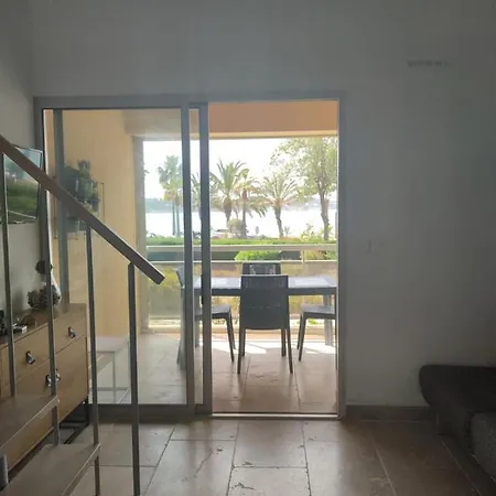 C'est La Vie Apartment