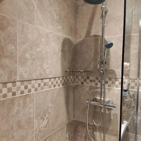 C'est La Vie Apartment